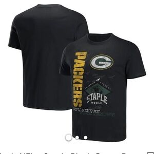 NEW - Men's NFL x Staple Black Green Bay Packers World Renowned T-Shirt